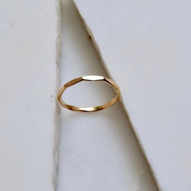 1. Klasik alyanslardan sıkıldıysanız, yeni nesil minimalist alyanslara göz atmanızda fayda var.