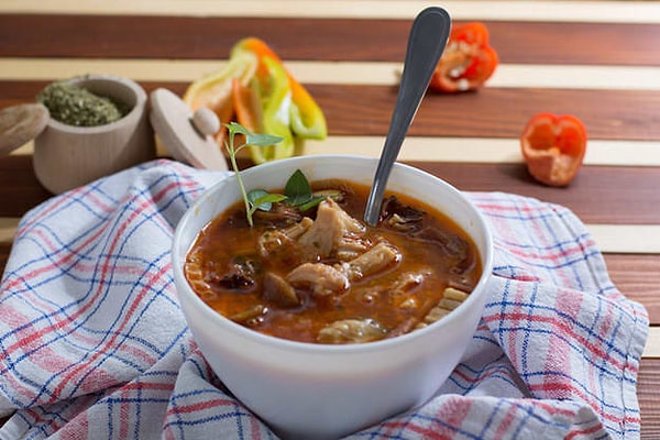 3. Сложный вопрос :) Суп под названием "Ишкембе" готовят из говяжьего желудка.