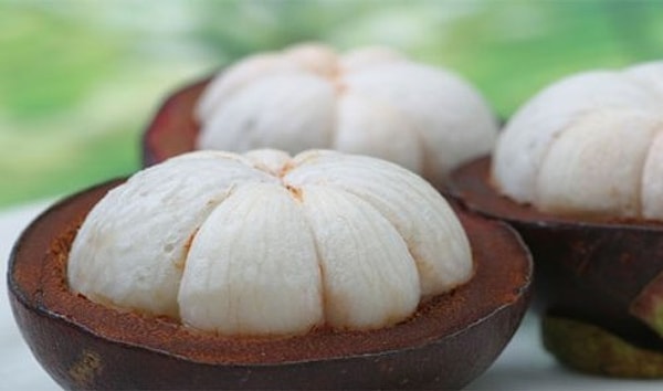 7. На фото личи.