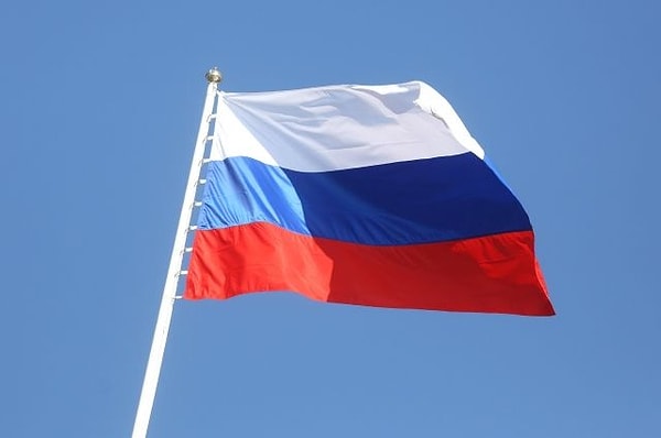 10. Назовите единственную страну мира, флаг которой имеет различные эмблемы на лицевой и обратной стороне: