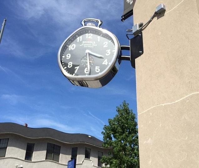 15. “Someone texted me as I was photographing this clock, giving it a Salvador Dali effect.”