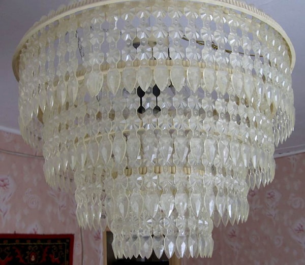 5. «Хрустальная» люстра