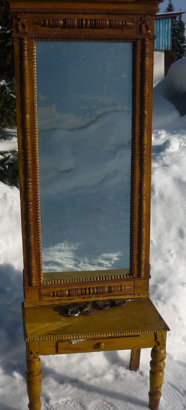 7. Трюмо и трельяж