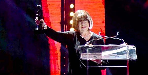 2006'da Sadri Alışık Ödülleri'nde ve 2010'da Altın Portakal Film Festivali'nde "En İyi Yardımcı Kadın Oyuncu" ödüllerini alırken, 2012'de İstanbul Film Festivali "Onur Ödülü"nün sahibi oldu.