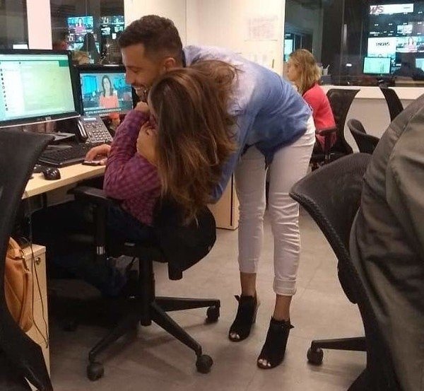 5. Кто кого обнимает?