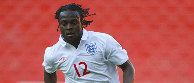 Ülkesi Nijerya için günümüzde önemli futbol figürlerinden olan Moses, daha önce İngiltere'nin U-21, U-19, U-17 ve U-16 takımlarında forma giyse de akabinde Nijerya Milli Takımı'nı seçti ve 2012'de 21 yaşındayken ilk milli maçına çıktı.
