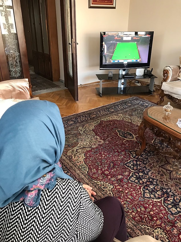 Ama görmeye pek alışkın olmadığımız bir özelliği var: Fatma Babaanne, her şeyden önce tam bir “sporsever”.