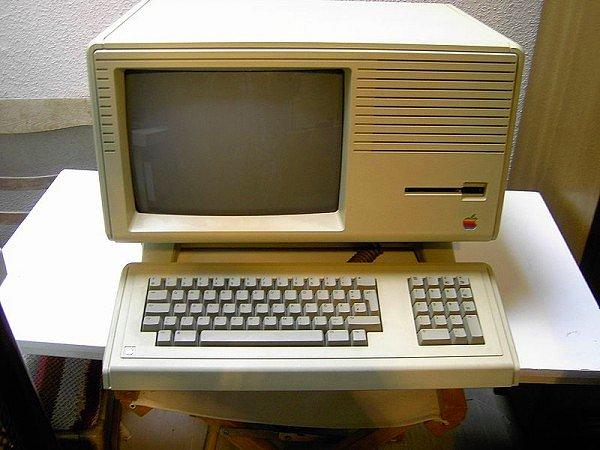 3. Macintosh XL, 1985