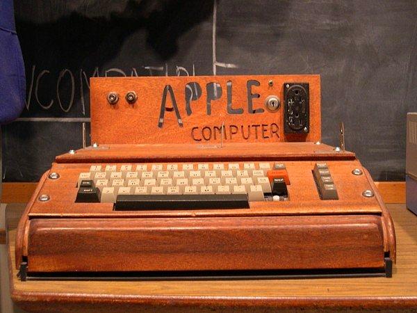 Apple 1, Apple'ın ilk ürünü, 1976