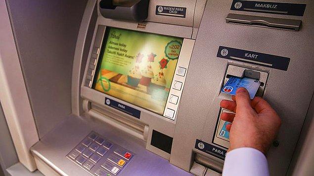 Bankalar arası kart merkezi verilerine göre, 2 milyon kişi kredi kartı borcu nedeniyle takipte, 32 milyon kişi ise kredi kartı borçlusu.