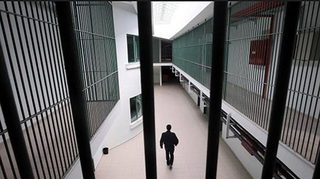 "Cezaevlerinde artık takım elbise duruşmalar için kiralanır oldu"