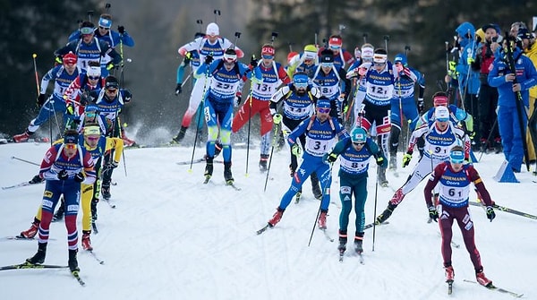 5. Биатлон, как вы знаете, - это комбинация лыжной гонки и стрельбы. А что такое триатлон?