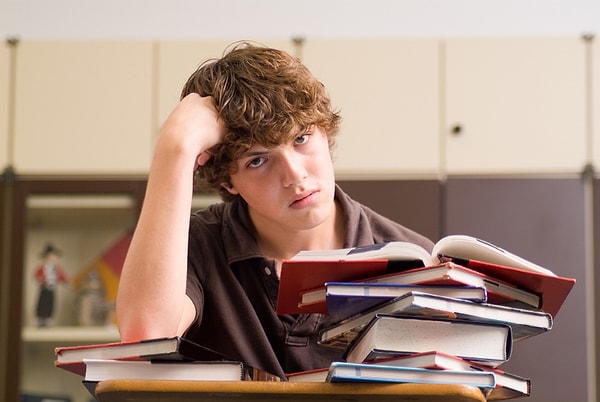 13. At 17 R. Nureyev enrolled in ___ Leningrad Ballet School where he was ___ outstanding dancer, but ___ rebellious student. Вставьте необходимые артикли: