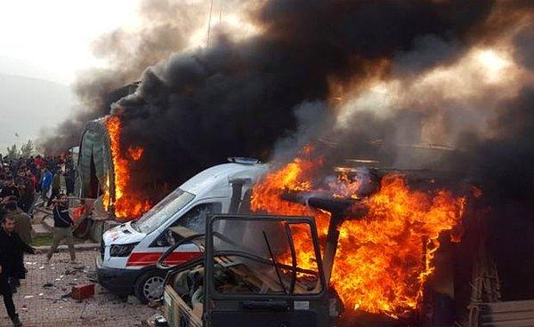 Üste bulunan askeri araçlar ve ambulanslar yakılmıştı.