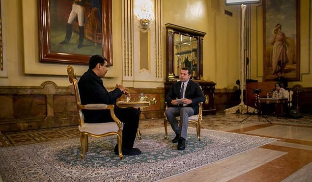 "Venezuela’daki hiper enflasyon hakkında birçok eleştiri var. Bazı eleştirilerse bu sosyalist ekonomik sistemin hiper enflasyona sebebiyet verdiği yönünde. Yakın gelecekte hiper enflasyon veya Venezuela ekonomisi üzerine hayata geçirmek istediğiniz bir planınız var mı?"