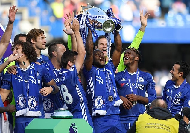 2012/13 yılında Chelsea formasıyla UEFA Avrupa Ligi şampiyonluğu yaşayan Moses, 2016/17 sezonunda ise Premier Lig şampiyonluğu yaşadı.