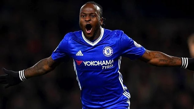 2015-16 sezonunda Premier Lig'de West Ham formasıyla 21 maça çıkıp 1 gol, 2 asiste imza atan Moses, sezon bittiğinde bu kez kalıcı olarak Chelsea'ye döndü.