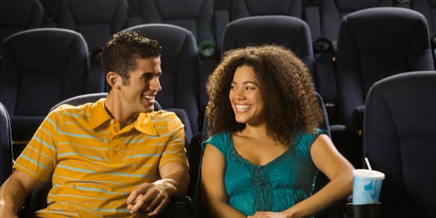 4. Romantik filmler çiftlerin evliliklerini kurtarmasına yardımcı olur.