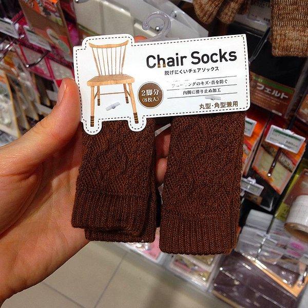 21. Sandalye bacakları için örgü çoraplar: