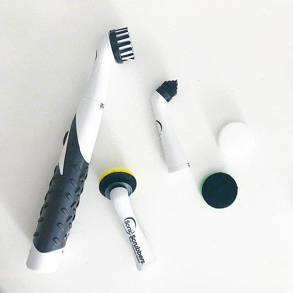 6. Ev temizliği için üretilmiş devasa diş fırçası:
