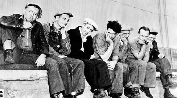 15. Кто попал под закон 1947 года, ограничивающий деятельность профсоюзов?