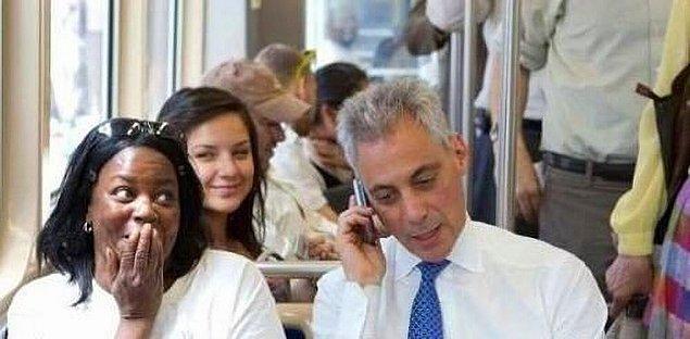 12. "Bu kadın telefonda iş görüşmesi yapıyordu ve bu adam (Chicago Valisi, Rahm Emanuel) telefonu alıp kadın hakkında güzel bir şeyler söylemeye başladı."