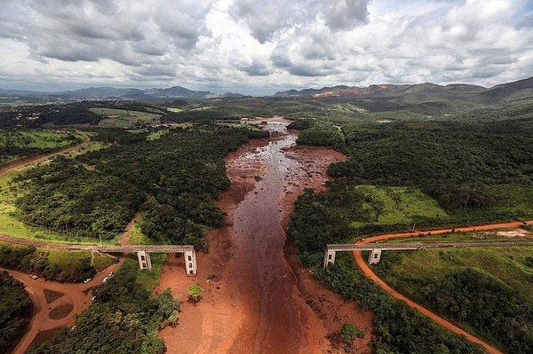 5 Kasım 2015'te yine Minas Gerais eyaletinde Vale ve BHP Billiton şirketlerinin ortaklaşa sahip olduğu bir baraj çökmüş ve 19 kişi hayatını kaybetmişti.