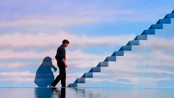 10. "Benim içinse The Truman Show'du. Yıllarca hayatı sorgulamaya devam ettim."