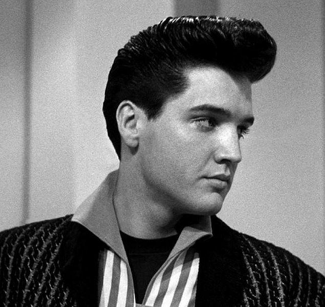 7. Hazır nostaljiye giriş yapmışken Elvis Presley'i unutmayalım. Onun bu 'pompadour' denilen iddialı, kabarık ve bol jöleli saç stili en az müzikal yeteneği kadar konuşuluyordu.