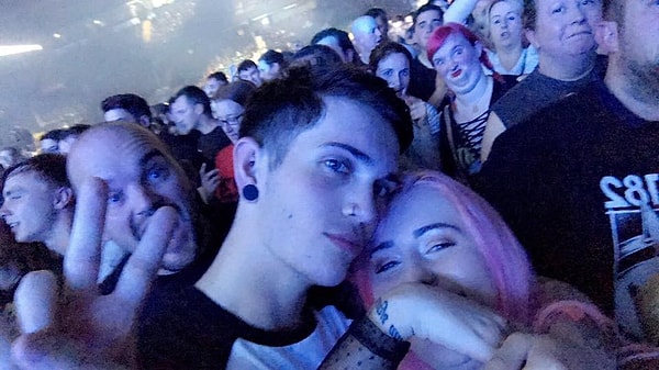 8. Выбирайте понравившуюся вам персону