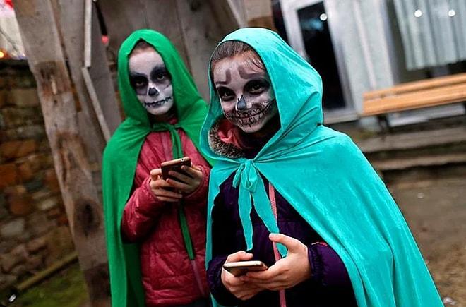 Edirne'de Yerli Cadılar Bayramı: 'Bocuk Gecesi' İçin 950 Nüfuslu Köye On Binler Akın Etti