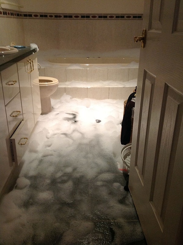 29. "Надрался до поросячьего визга и захотел принять ванну. Вот последствия"