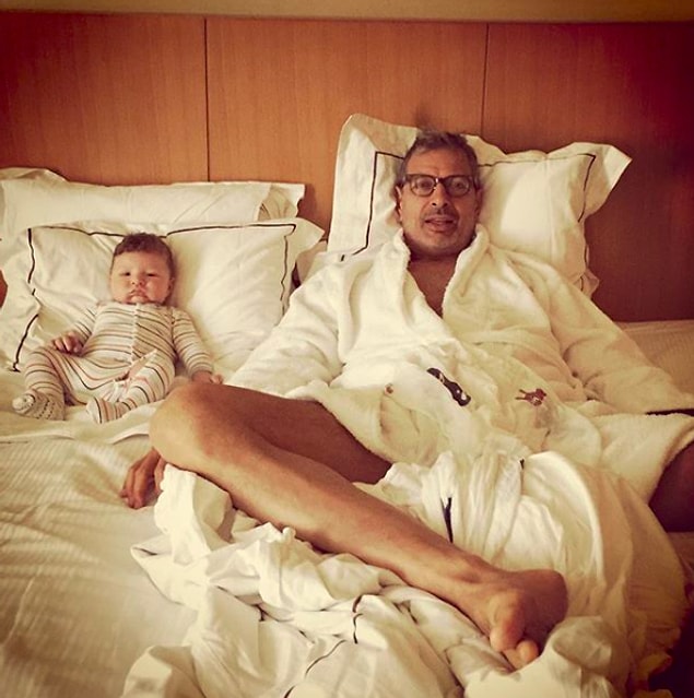 3. Dansçı Emilie Livingston ile evli olan Jeff Goldblum 63 yaşındayken baba oldu.
