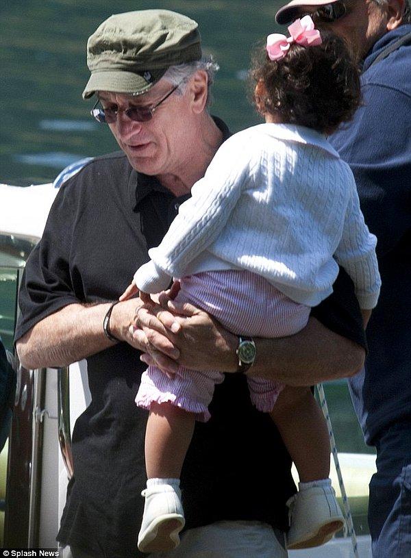 4. Robert De Niro'nun ise 68 yaşındayken bir kız çocuğu oldu.