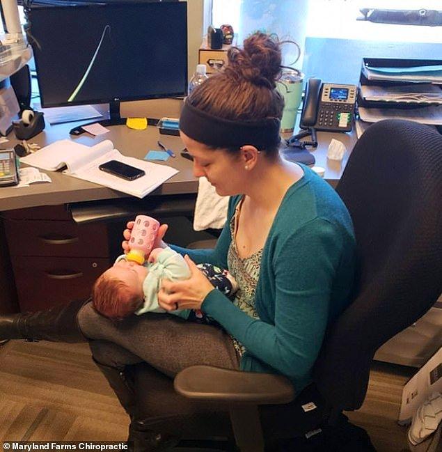 Ayrıca Melody ve bebeğinin haftanın bir günü ofise gelmesi ve diğer günlerde evden çalışması da Elizabeth'in fikriydi.