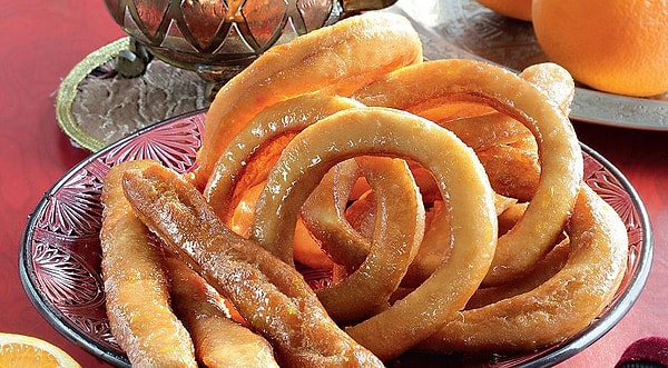 10. Как готовили хрустящую выпечку «Хворост»?