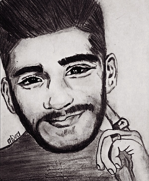 12. И, наконец, какой певец тут?