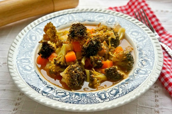 16. Тушеная брокколи