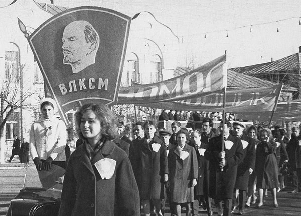 9. Новоиспеченный комсомолец должен был произнести клятву: