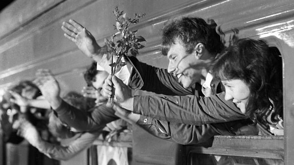 Вас бы взяли в комсомол при условии, что вы еще подучите устав!