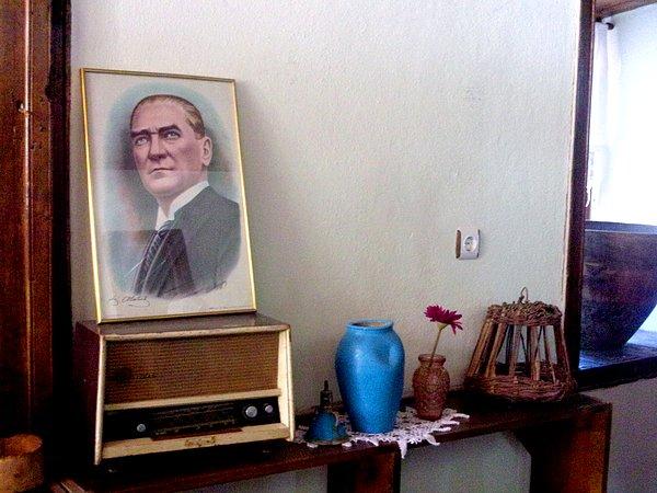 Mustafa Kemal Atatürk’ün ‘’Sanatsız kalan bir milletin hayat damarlarından biri kopmuş olur.’’ sözünü hatırlatan Yolcu,  projesinin amacını şöyle anlatıyor: