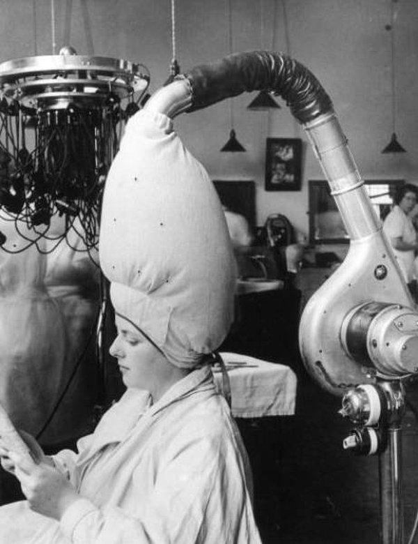 15. 1937 yılından bir saç kurutma makinesi