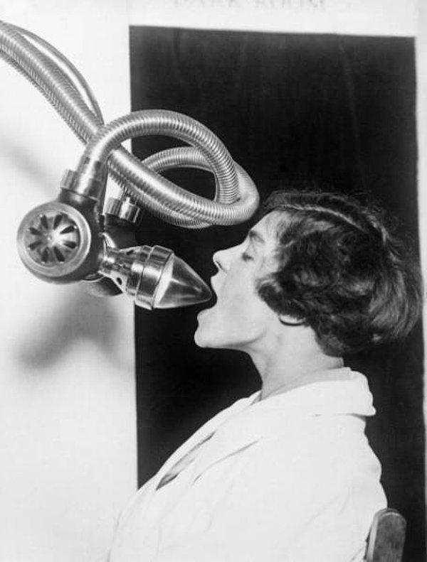 17. Ağız için röntgen cihazı (1920)