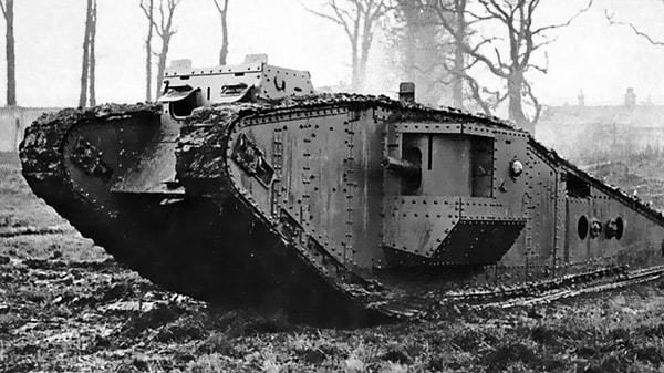 9. Какая страна первой в мире вывела на поле боя танки?