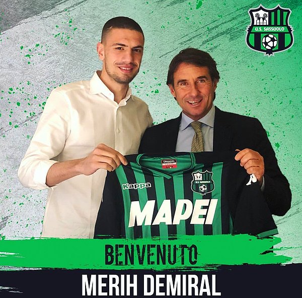 Alanyaspor'da da iyi bir performans sergileyen Merih, İtalya Seri A ekiplerinden Sassuolo'ya 7 milyon euro karşılığında transfer oldu.