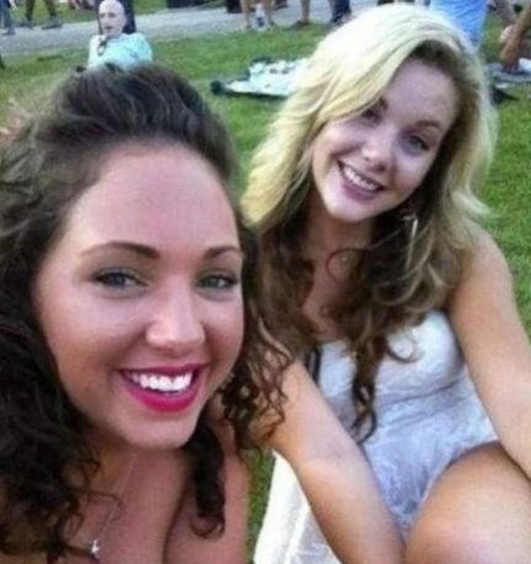 23. У вас там на заднем плане Волан-де-Морт 😱