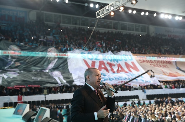 Manifestoda yer alan "Akıllı Şehirler" uygulamalarıyla teknolojinin tüm imkanları insanların ve şehirlerin hizmetine sunulacak.