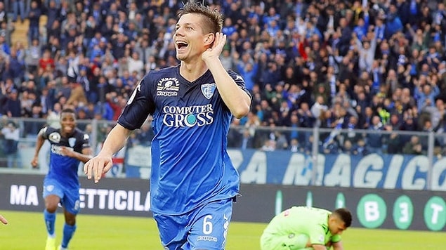Miha Zajc, futbol hayatına Slovenya’da Bilje takımı ile başladı. Sonrasında Interblock’ta altyapı eğitimini alan Zajc, kendini daha fazla gösterebileceği Bravo’ya transfer oldu.