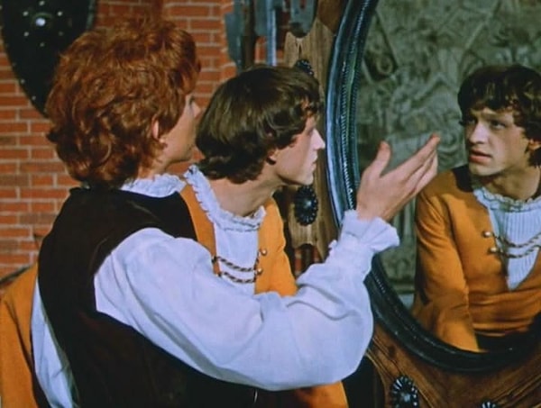 11. Действие в повести "Принц и Нищий" происходит в...