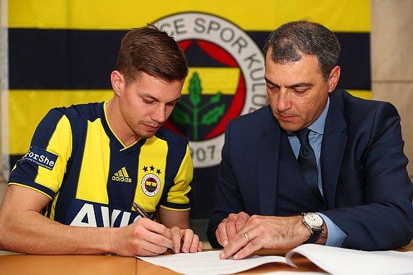 Fenerbahçe, 24 yaşındaki Sloven futbolcuyu 4.5 yıllığına kadrosuna kattı.